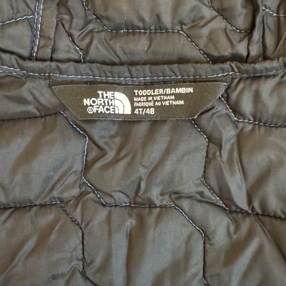 North Face Thermoball Boys Coat Size 4T - Picture 5 of 5